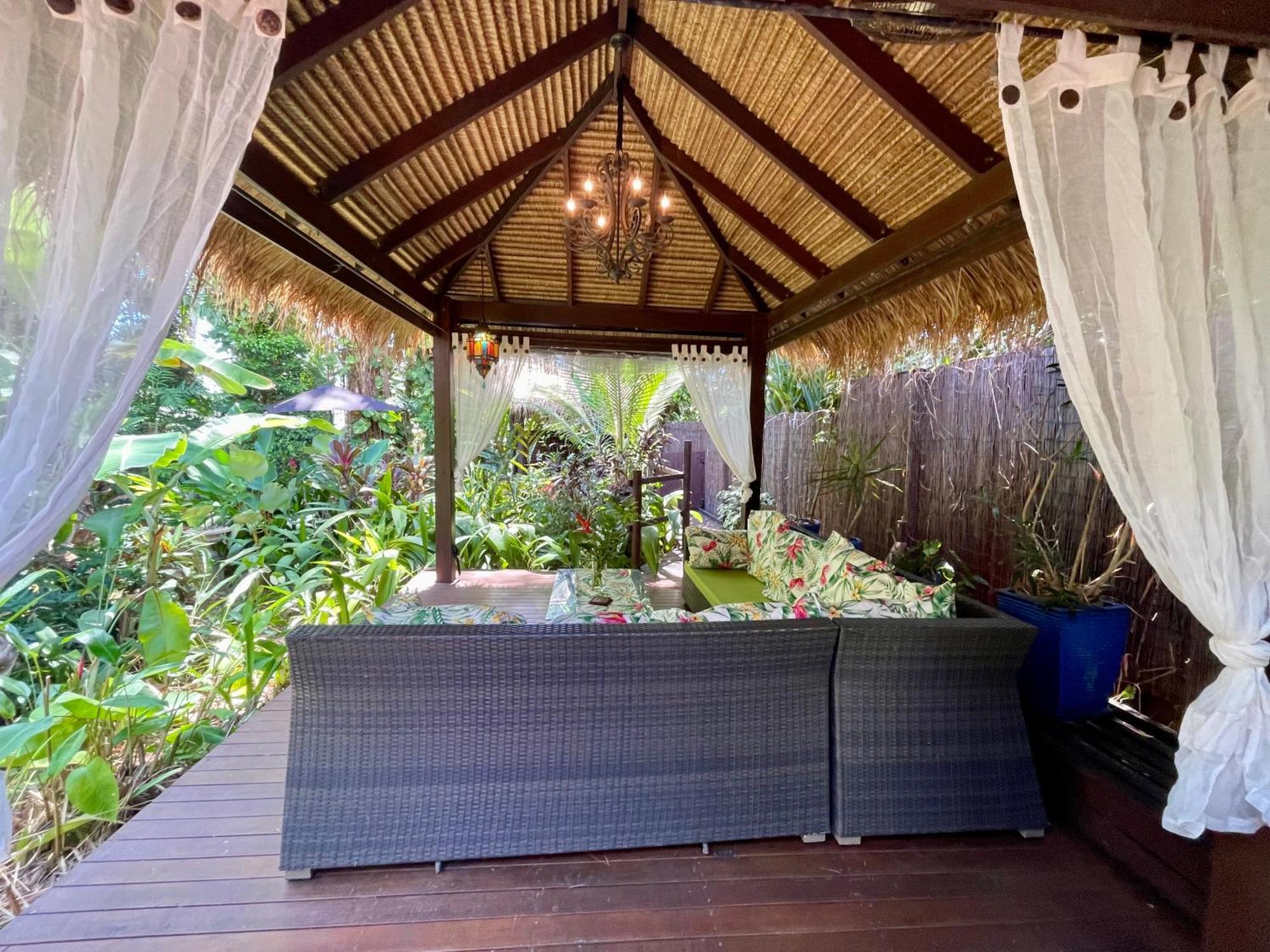 Karinya Hotel Clifton Beach Exterior photo